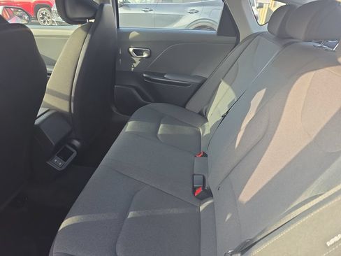 Used 2025 Kia K4 FWD image 22