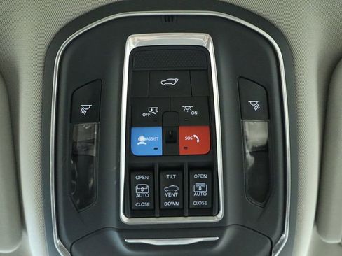 Used 2022 Jeep Wagoneer Series III w/ Premium Group I image 50