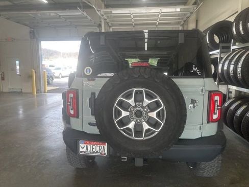 Used 2024 Ford Bronco Badlands image 6