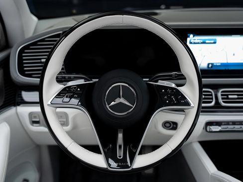 Used 2025 Mercedes-Benz Maybach GLS 600 4MATIC image 45