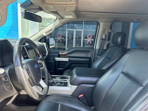 Used 2019 Ford F150 Lariat w/ Equipment Group 502A Luxury AWD/4WD image 9