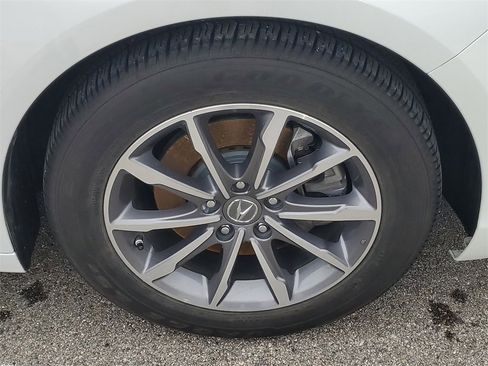 Used 2019 Acura TLX image 5