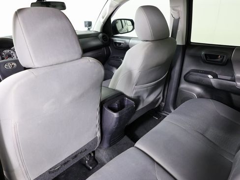 Used 2017 Toyota Tacoma SR image 29