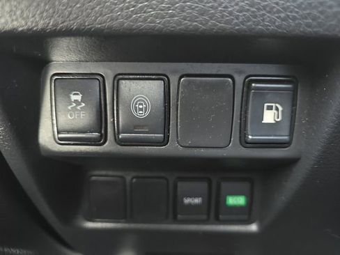 Used 2019 Nissan Rogue S image 27