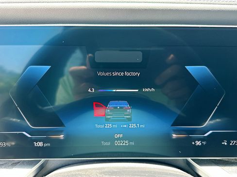 Used 2024 BMW i7 xDrive60 w/ Executive Package image 12