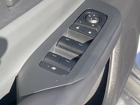 Certified 2025 Toyota Prius LE image 29