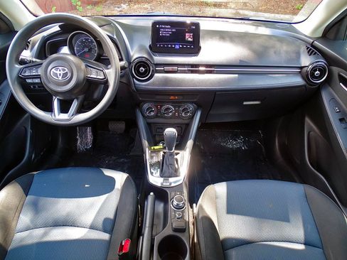 Used 2019 Toyota Yaris LE FWD image 30