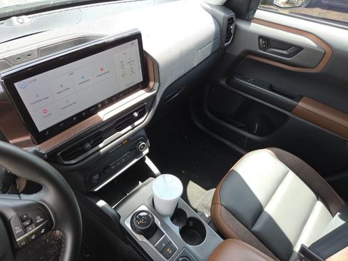 Used 2025 Ford Bronco Sport Outer Banks w/ Outer Banks Tech Package+ image 3