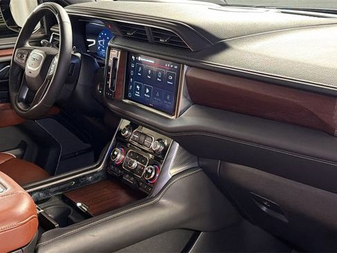 Used 2024 GMC Yukon Denali Ultimate image 10