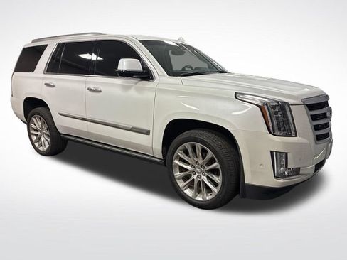 Used 2017 Cadillac Escalade Premium Luxury AWD/4WD image 7