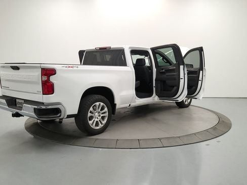 Used 2023 Chevrolet Silverado 1500 LTZ AWD/4WD image 16