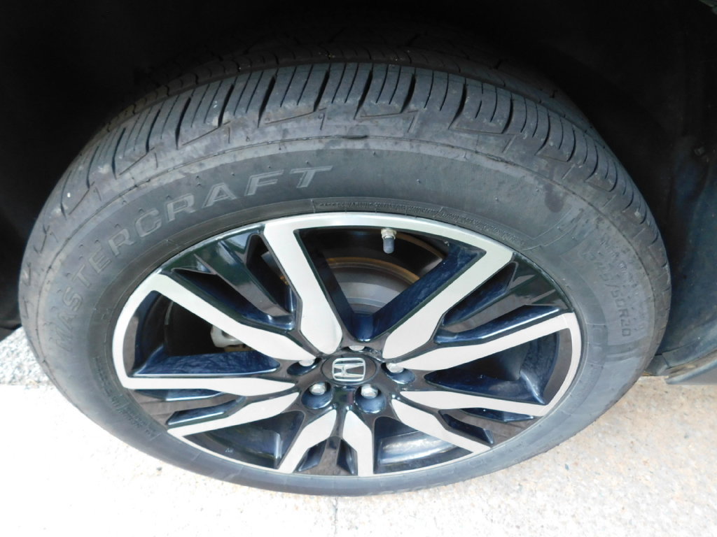 Used 2019 Honda Pilot Touring image 8