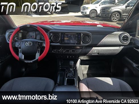 Used 2019 Toyota Tacoma TRD Off-Road image 7