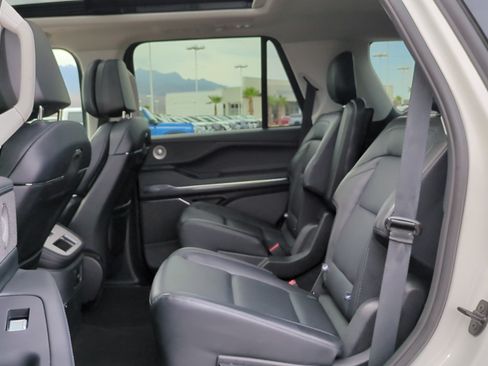 Used 2025 Lincoln Navigator Reserve AWD/4WD image 28