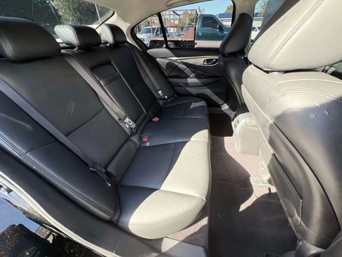 Used 2016 INFINITI Q50 3.0t Premium w/ Driver Assistance Package image 19