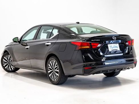 Used 2024 Nissan Altima 2.5 SV image 28