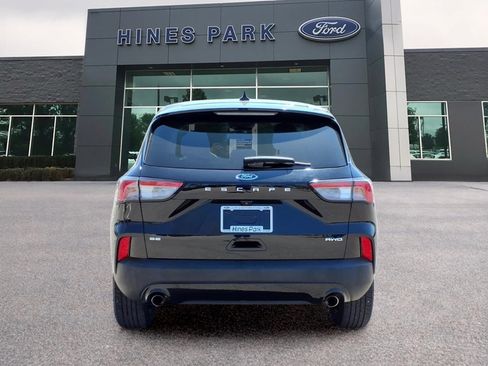 Used 2022 Ford Escape SE w/ SE Sport Appearance Package AWD/4WD image 6