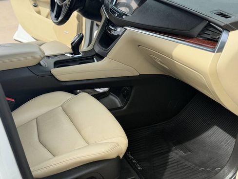 Used 2019 Cadillac XT5 Premium Luxury w/ Driver Assist Package FWD image 16