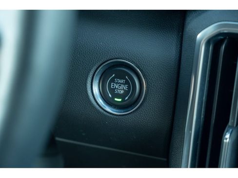 Used 2026 GMC Acadia Elevation w/ Elevation Premium Package FWD image 28