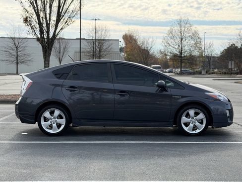 Used 2011 Toyota Prius Three image 8
