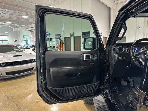 Used 2021 Jeep Gladiator Overland w/ Popular Equipment Package image 11