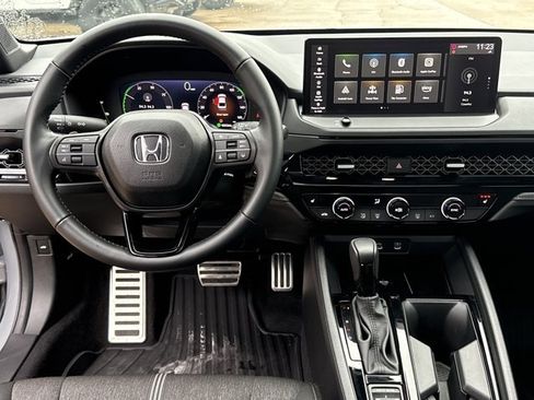Used 2025 Honda Accord Sport image 7