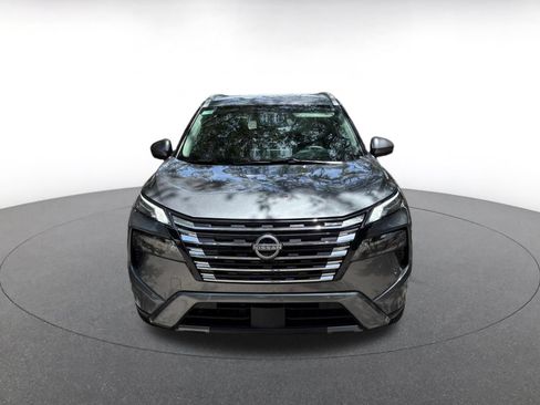 Used 2026 Nissan Rogue SL FWD image 2