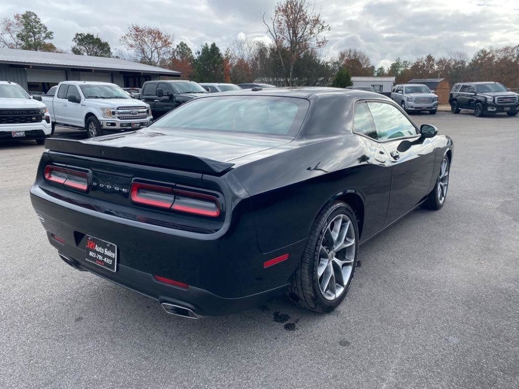 Used 2022 Dodge Challenger GT RWD image 5