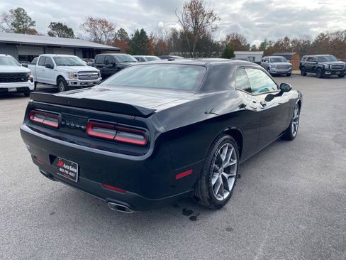 Used 2022 Dodge Challenger GT image 5