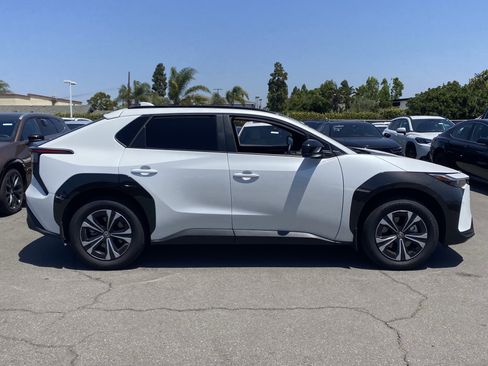 Certified 2025 Toyota bZ4X AWD image 2