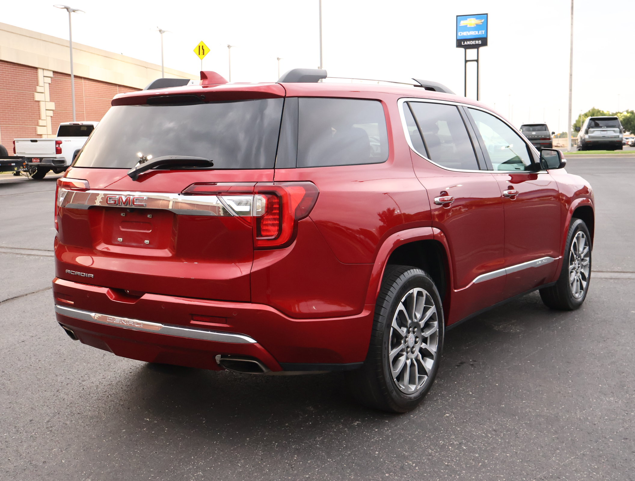 Used 2023 GMC Acadia Denali FWD image 34