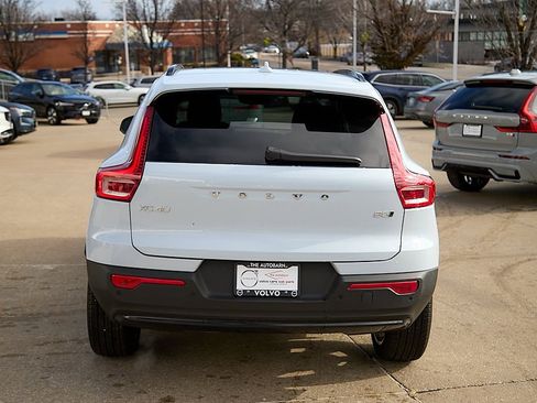 New 2026 Volvo XC40 B5 Ultra w/ Climate Package image 8