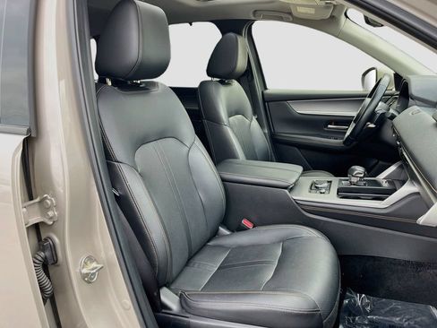 Used 2024 MAZDA CX-90 3.3 Turbo w/ Preferred Package AWD/4WD image 33