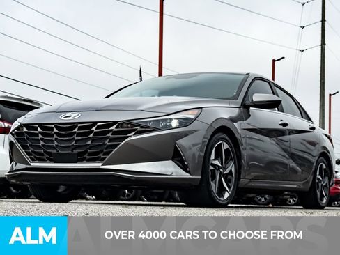 Used 2022 Hyundai Elantra Limited FWD image 2