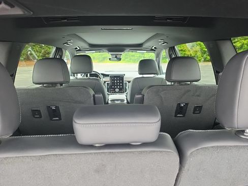Used 2025 GMC Acadia Denali w/ Super Cruise Package AWD/4WD image 16