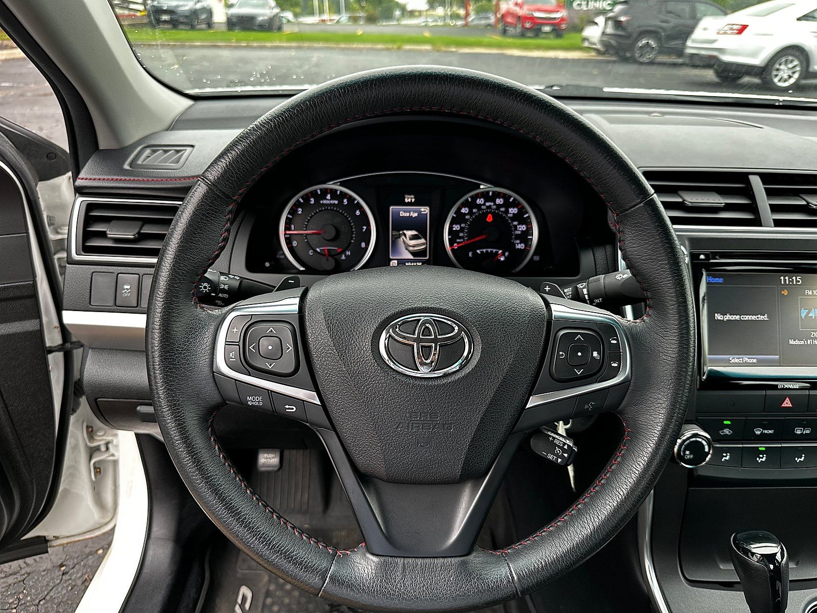 Used 2017 Toyota Camry SE w/ Moonroof Package FWD image 16