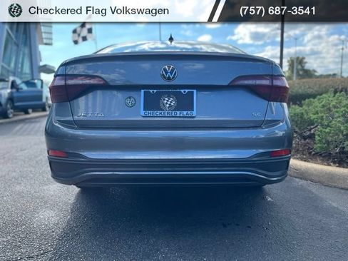 Used 2024 Volkswagen Jetta SE FWD image 8