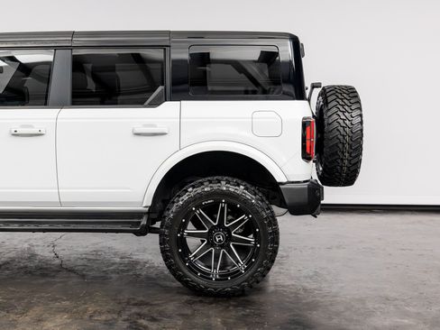 Used 2025 Ford Bronco Outer Banks AWD/4WD image 13