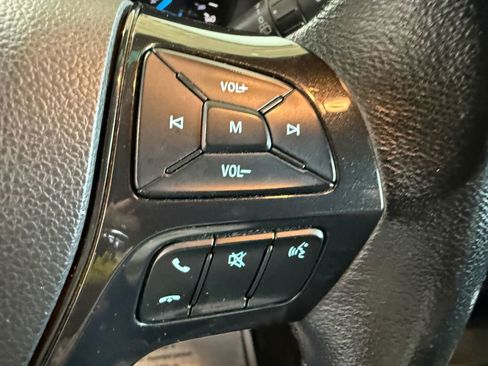 Used 2017 Ford Explorer XLT FWD image 21