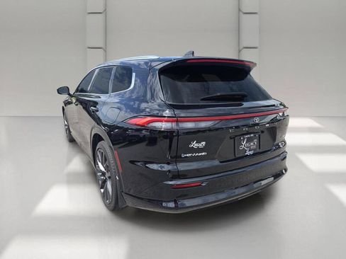 Used 2025 Toyota Crown Signia w/ Advanced Technology Package AWD/4WD image 5