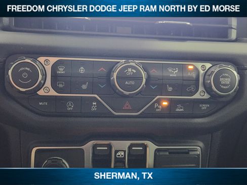 New 2026 Jeep Gladiator Mojave image 14