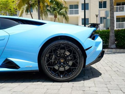 Used 2024 Lamborghini Huracan Tecnica RWD image 16