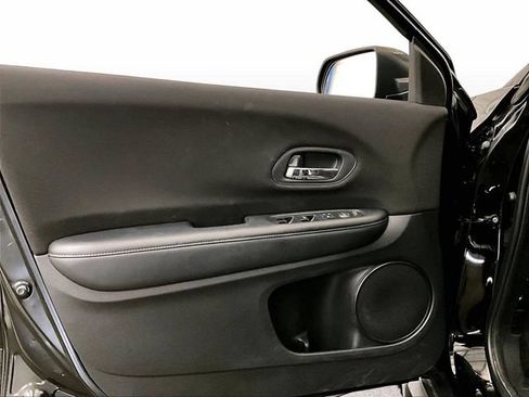 Used 2018 Honda HR-V LX image 23