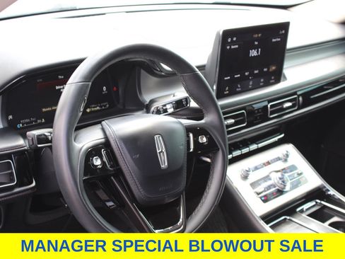 Used 2022 Lincoln Aviator AWD w/ Premium Package image 10