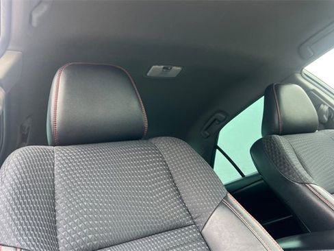 Used 2015 Toyota Camry SE image 19