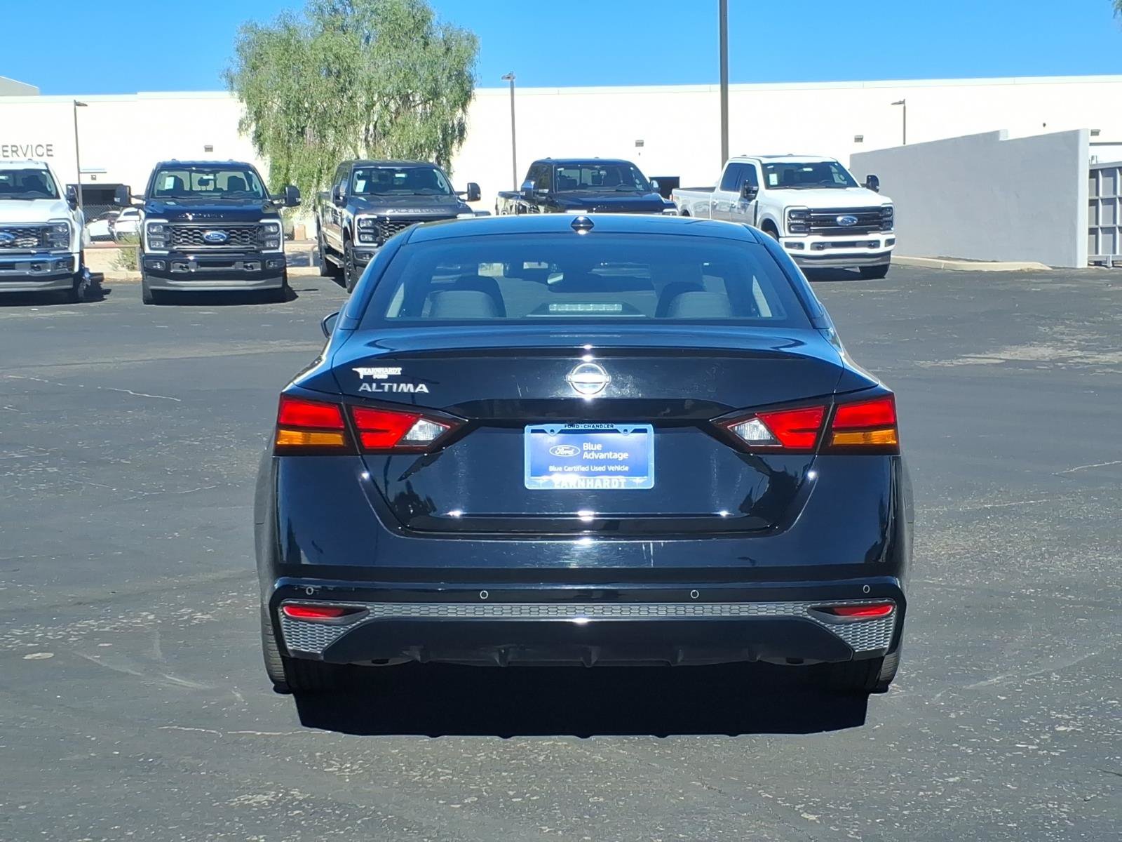 Used 2025 Nissan Altima 2.5 SV FWD image 4