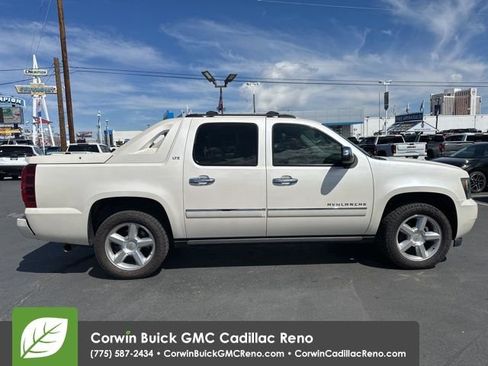 Used 2012 Chevrolet Avalanche LTZ image 5