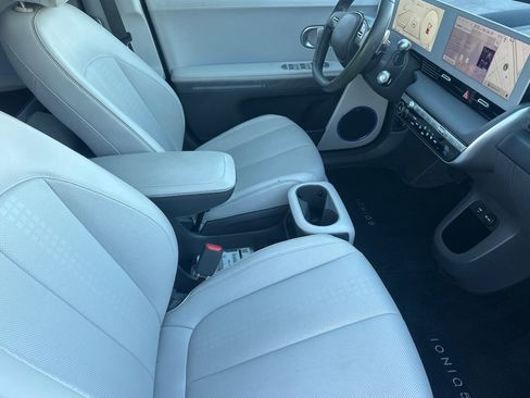 Used 2024 Hyundai Ioniq 5 Limited image 17
