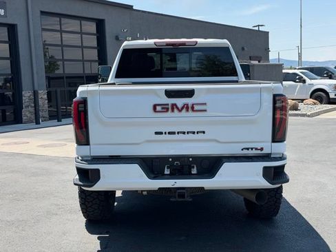 Used 2024 GMC Sierra 3500 AT4 w/ AT4 Premium Plus Package AWD/4WD image 4