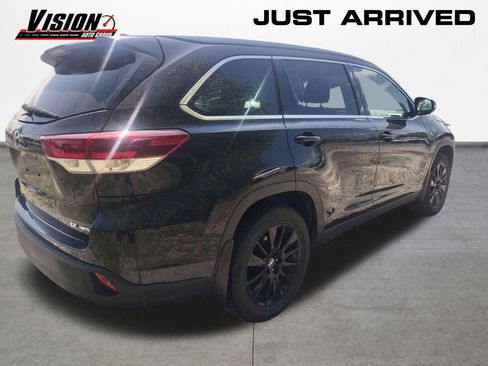 Used 2019 Toyota Highlander SE AWD/4WD image 5